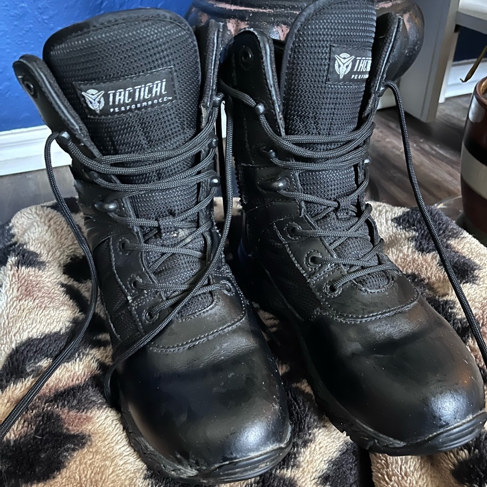 Tactical performance boots size 8 1/2 I use them for riding motorcycle